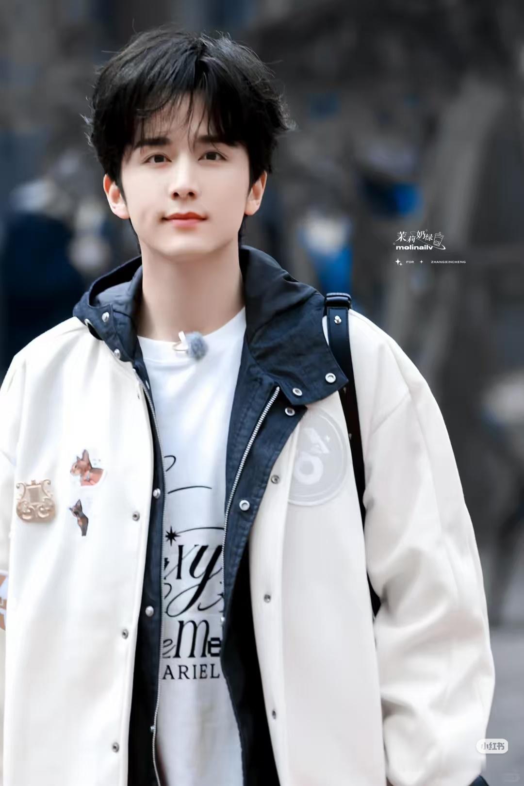 好青春的男大啊 