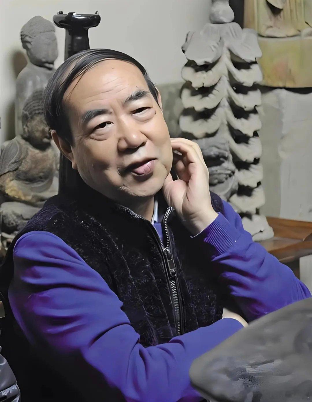 【活人立十二馆，公帑造一尊神：当代文坛最刺眼的荒诞】      世人皆知魏忠贤在