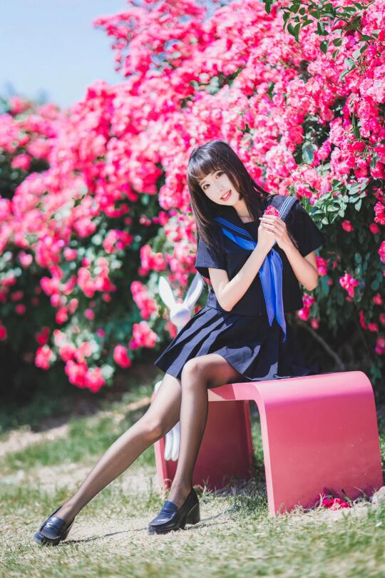 花墙JK少女丨初夏当然要和你一起看花啦！！☀️