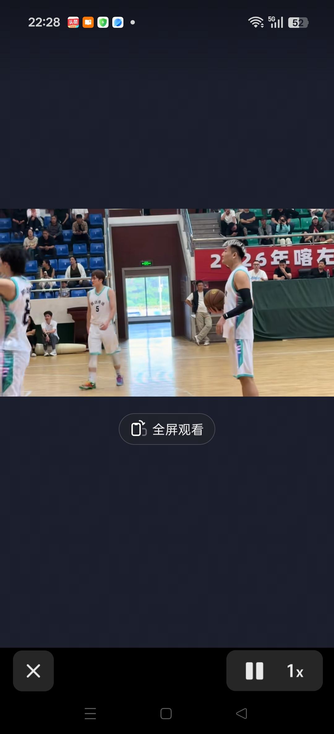 时隔一年，在线喀左的丛明晨和周俊成！
丛明晨已经痊愈了，可以打球了。[加油][加