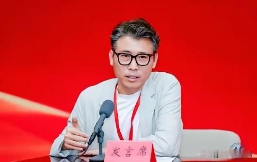 5月13日，文艺界迎来重磅人事任命！李乃文、杨幂、梅婷等19位艺人集体出任副会长