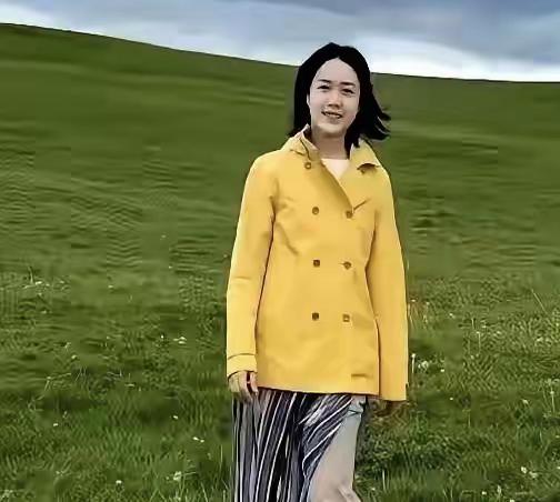 “解脱”是外人带着预设的标签，不能简单套用在翁帆身上。
杨振宁先生离世之后她不必