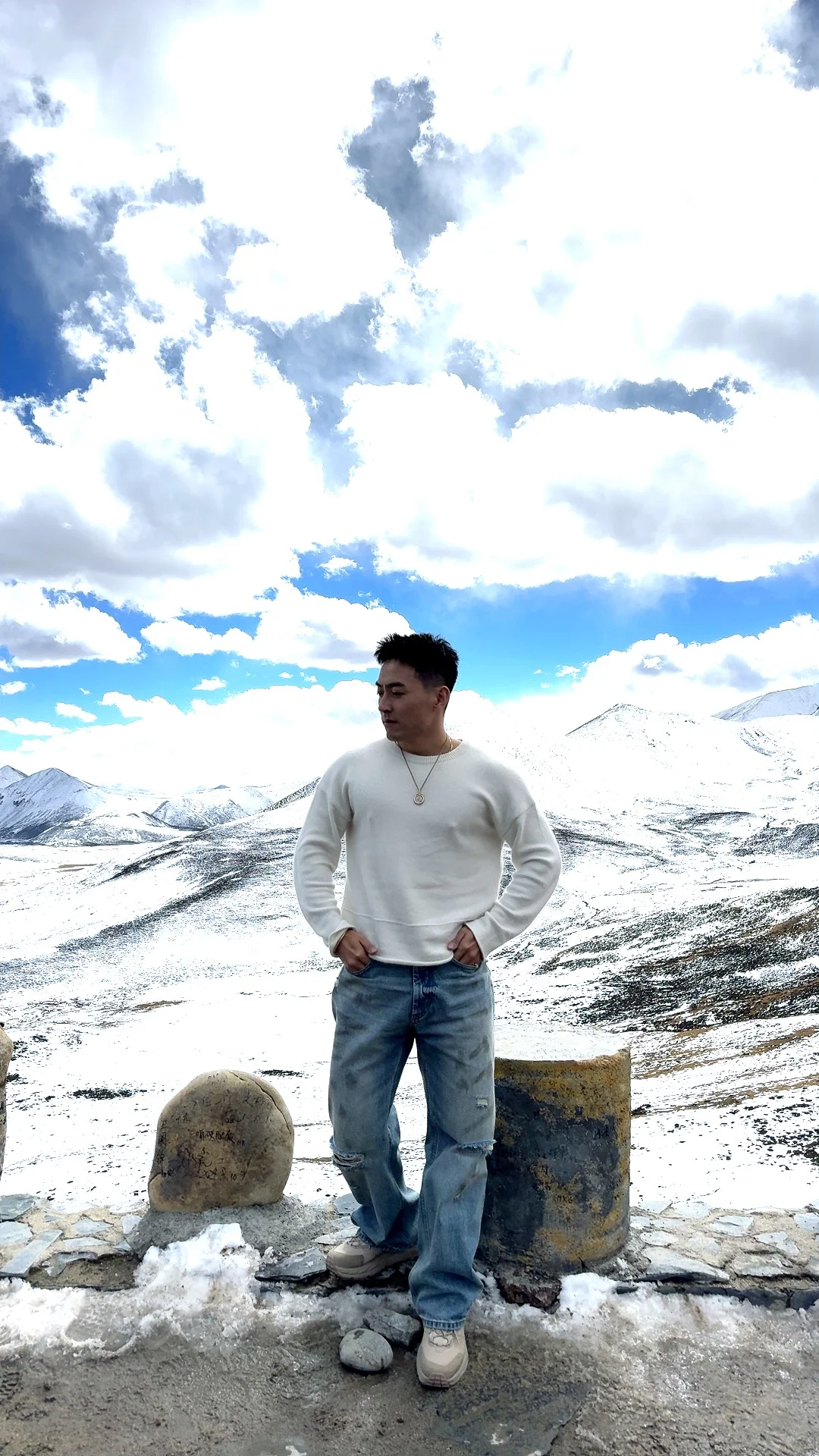 💪白毛衣有点显大～