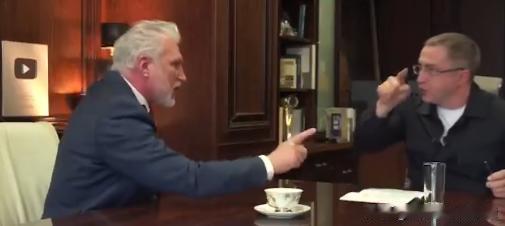 "那些呼吁战争的鹰派政客，他们自己却不在前线，他们的孩子也不在前线，而且他们中没
