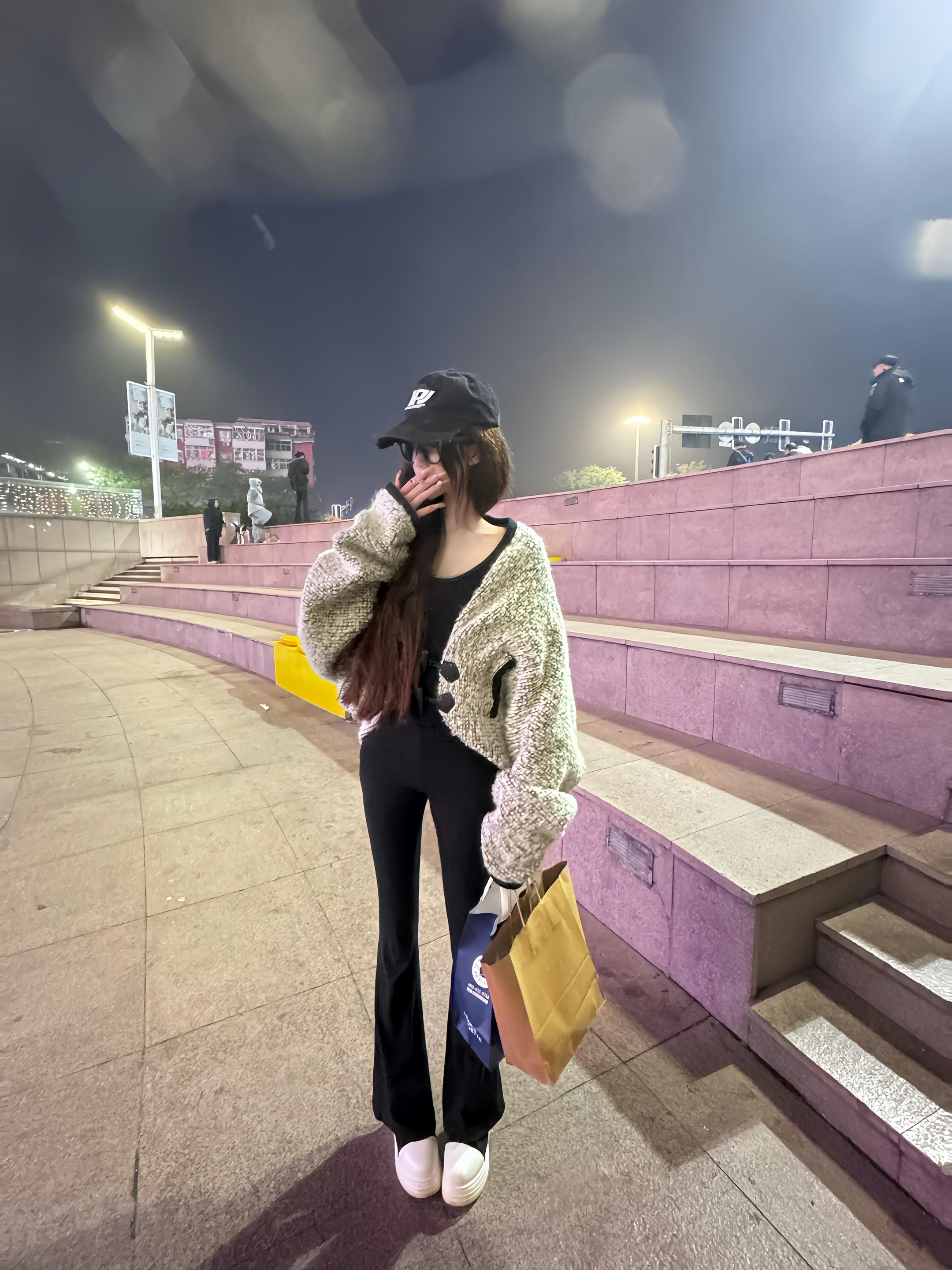 我愿自捅千刀 换你片刻怜悯