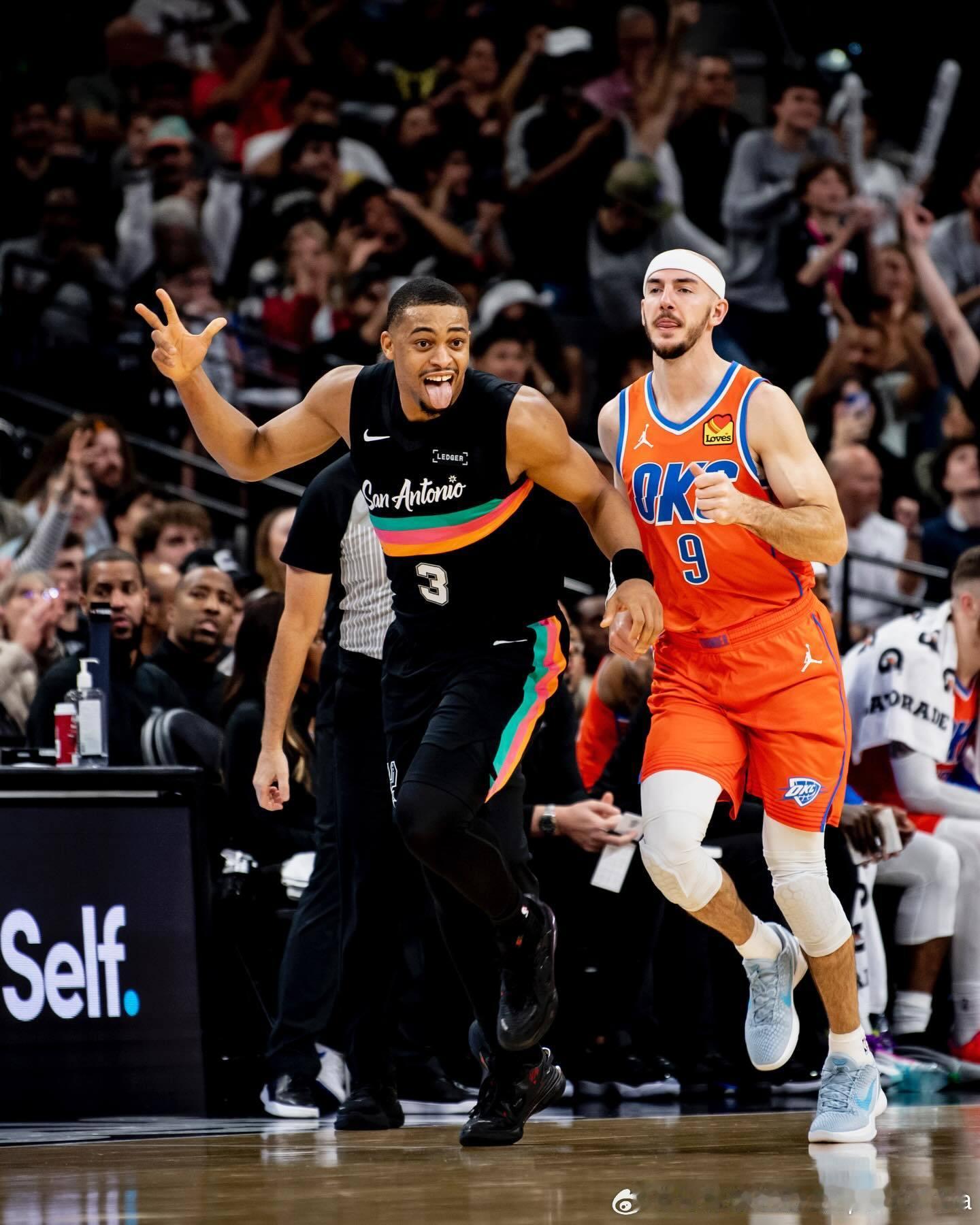 今天刺蜜们的心情大概就像图一烤鸡爽啊！！！gospursgo