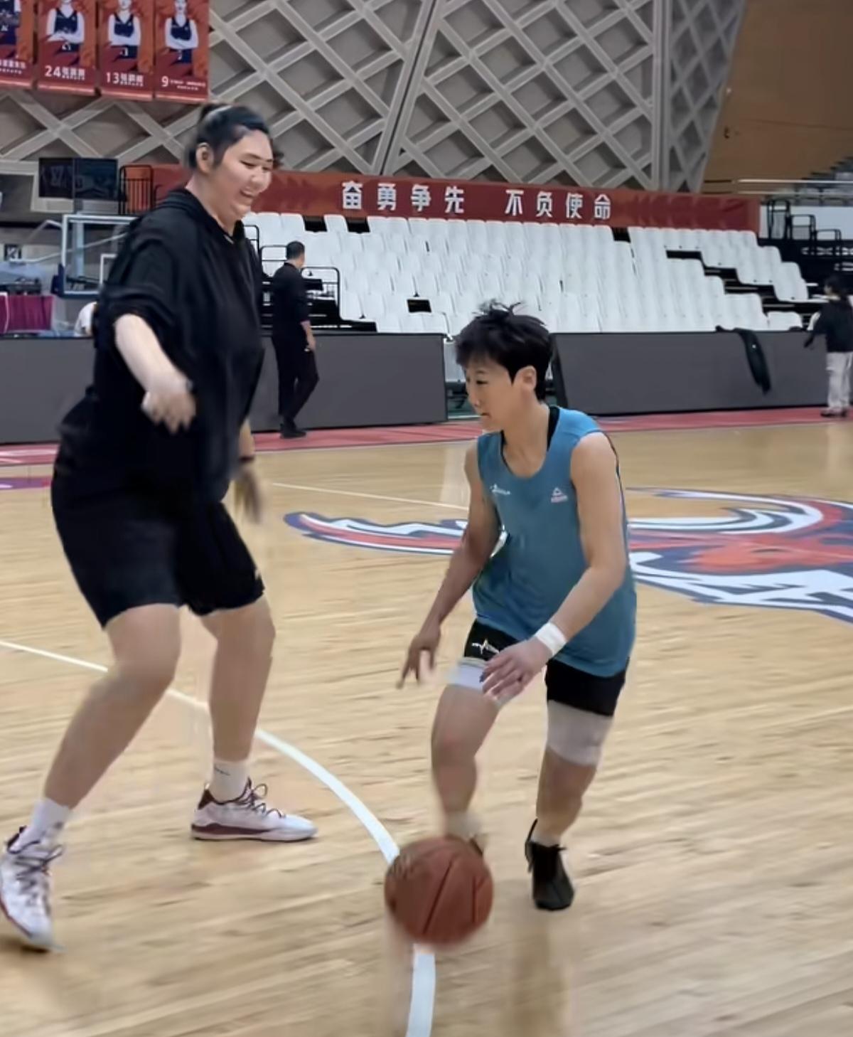 今晚20点，山东高速女篮客场挑战新疆天山女篮，内线杨衡瑜，和后场赵雅琢因伤缺阵。