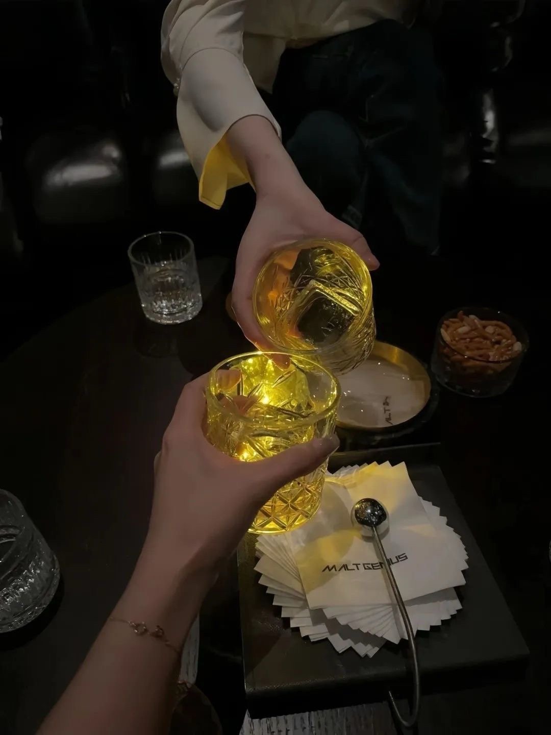 𝙘𝙝𝙚𝙚𝙧𝙨🪵目前的状态:听歌没有VIP 恋爱没有ING 游戏没有