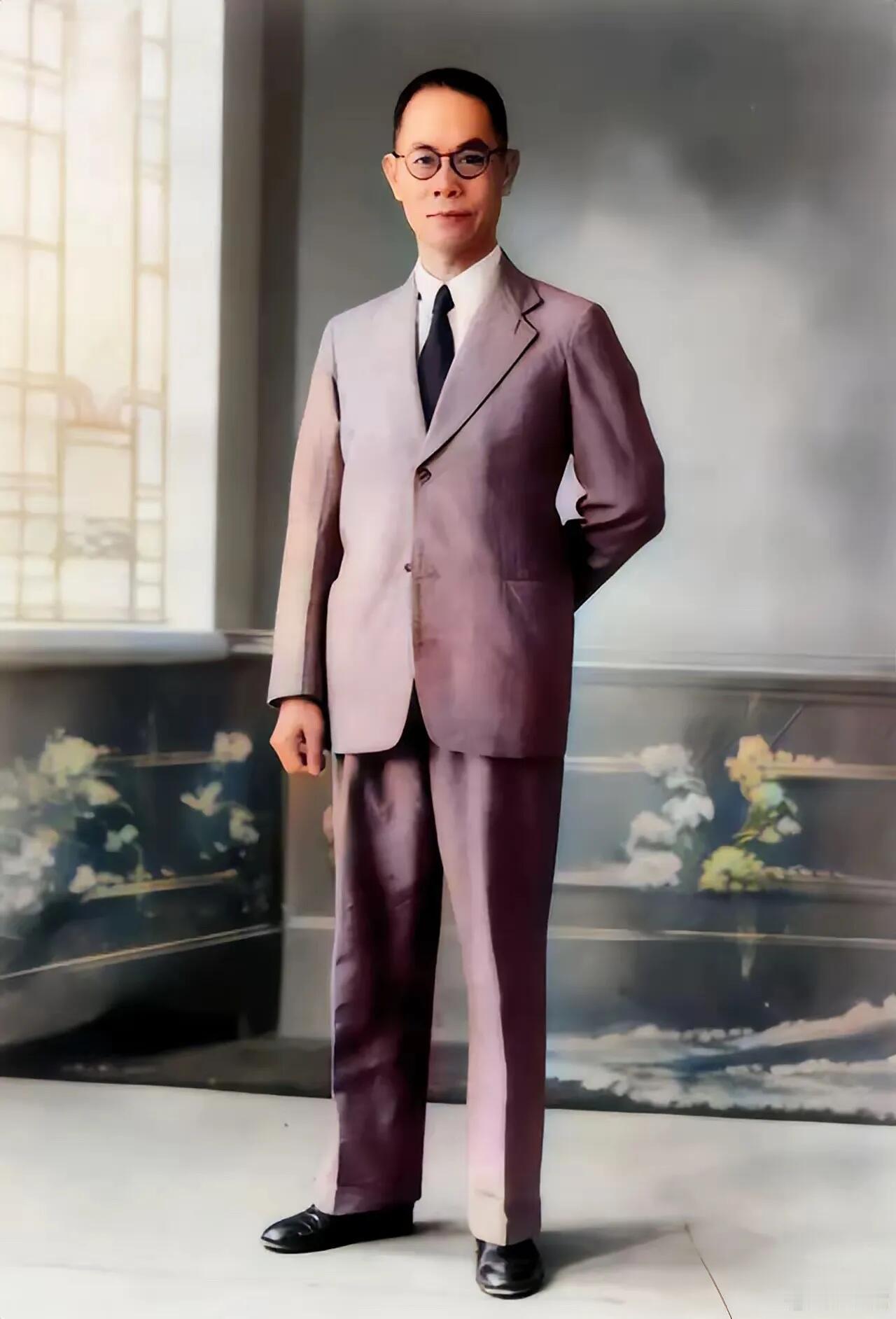 这是革命烈士吴石的真实照片，1948年拍摄时他任国民党国防部参谋次长，留洋归来、