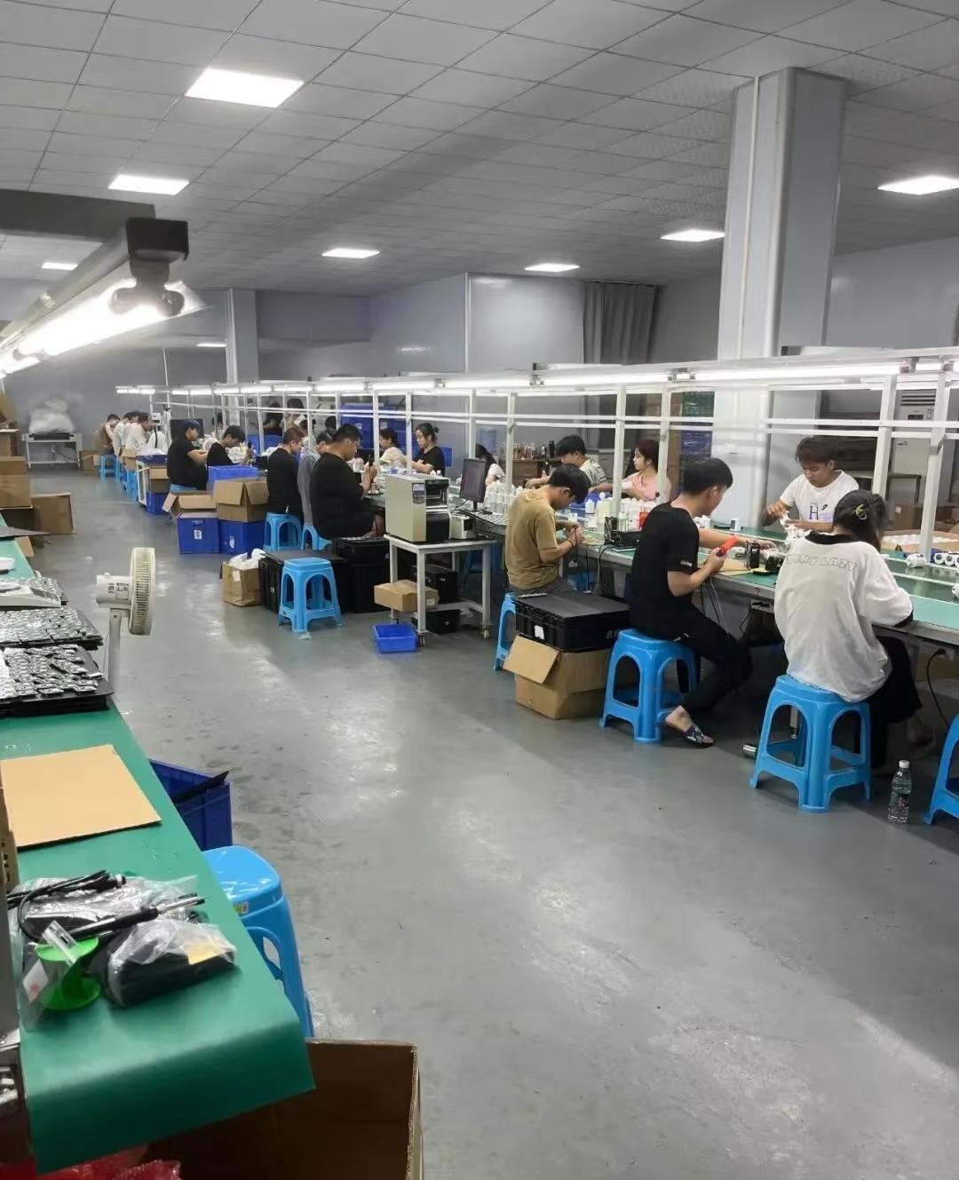 流水线人还是太多了，每月发几十w的工资让老板很操心，厂里都是一些小利益的单价，除