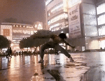 有一说一，陀螺都没有他会转[呲牙]