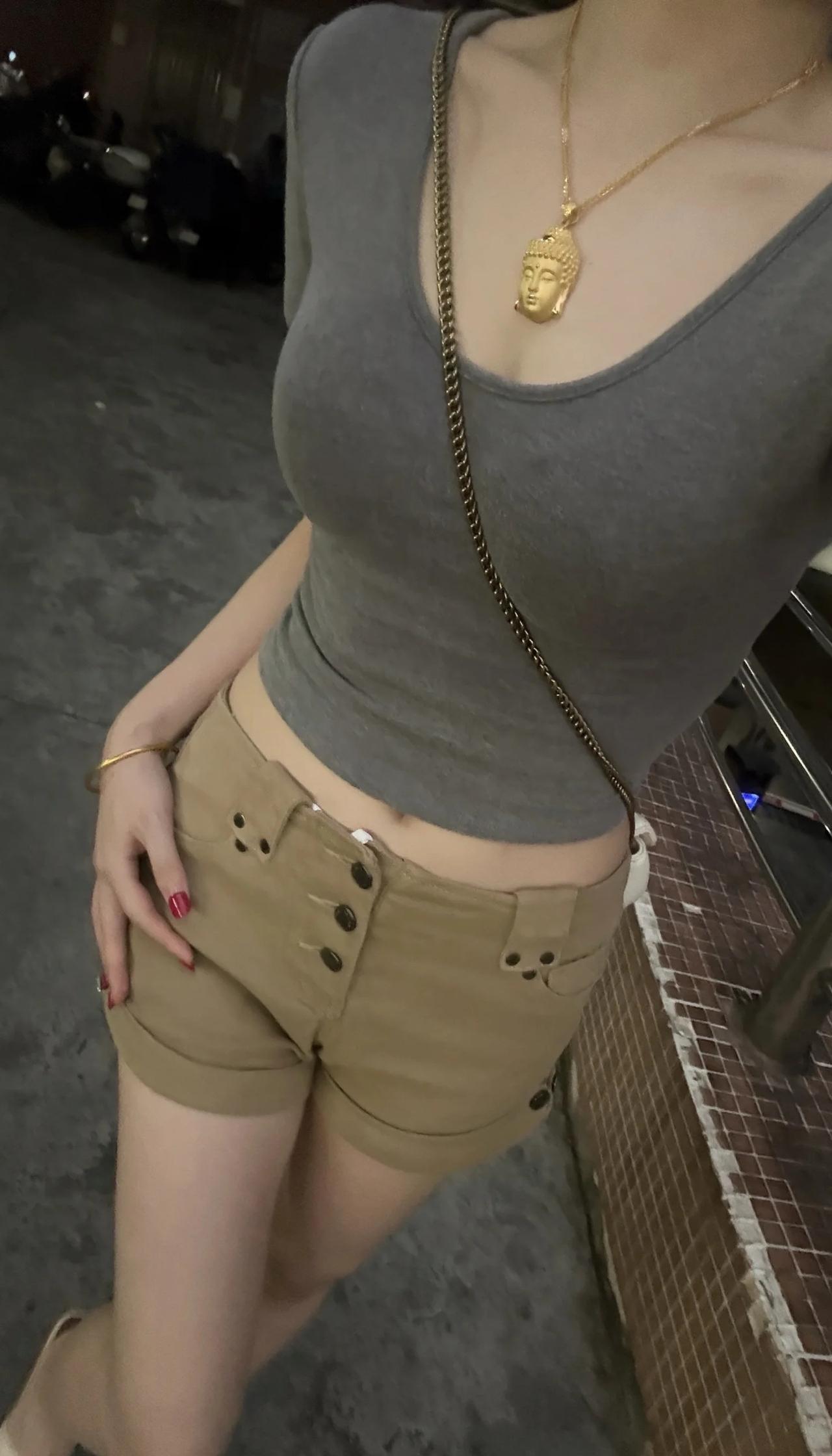 我好喜欢我的身材🤭
御姐 每日穿搭 无不良和低俗暗示正常穿搭 理想女友