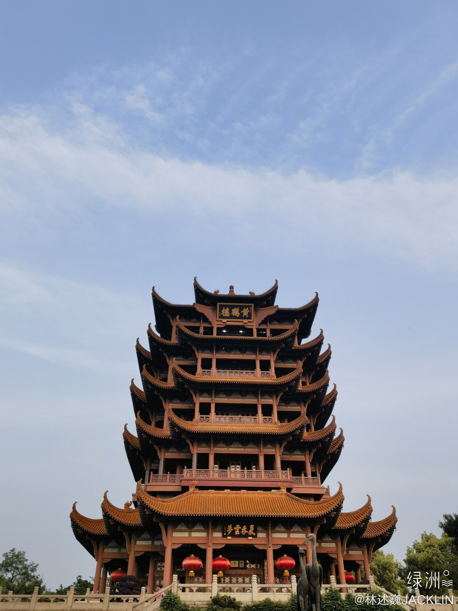 黄鹤楼本尊再此！ 古人西辞黄鹤楼！烟花三月下扬州！糟糕，后面的忘记了，帮我想想看