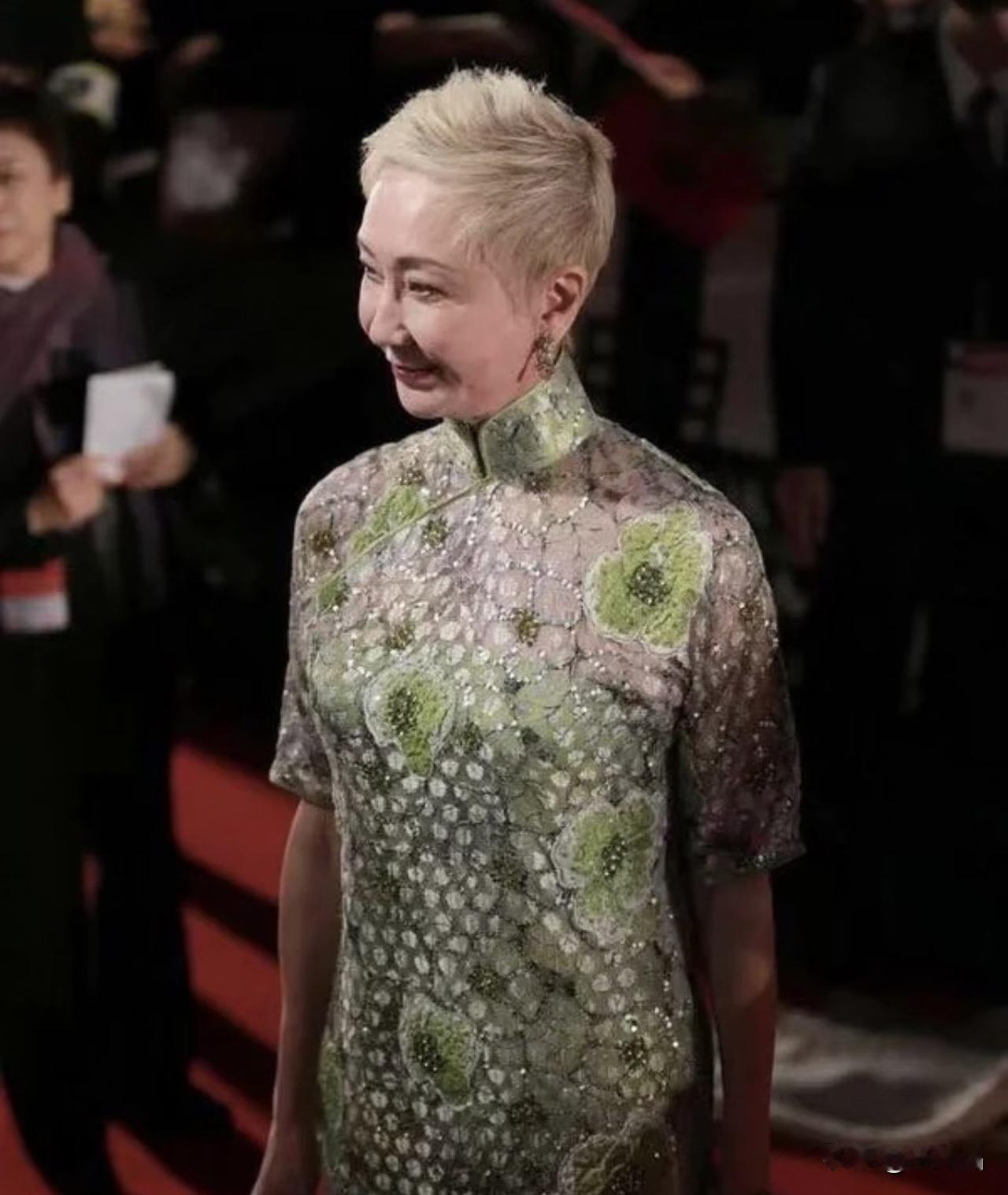 事实告诉我们无论男人多么有才华都不要爱才子，要利用对方的才华挣钱，做合作伙伴但是