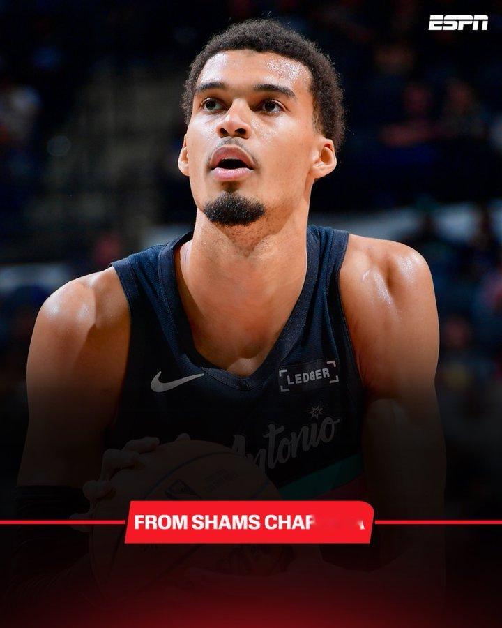 文班亚马对阵雷霆复出想看的还是来了，Shams 爆料说，NBA 杯半决赛，文班 