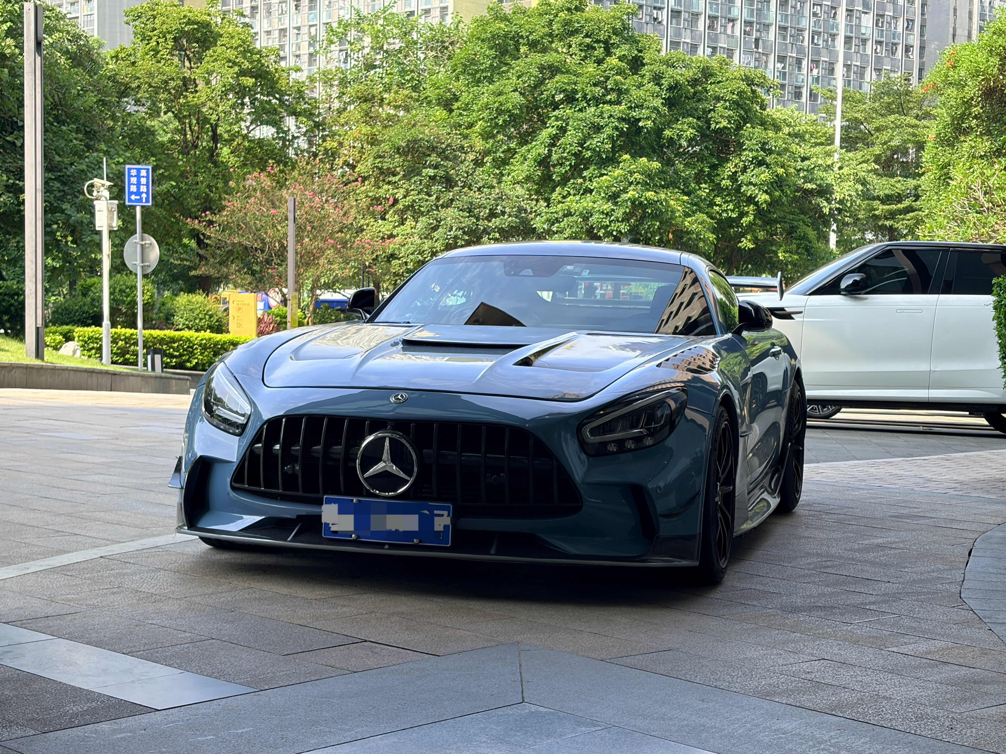 这是奔驰什么车？好帅啊