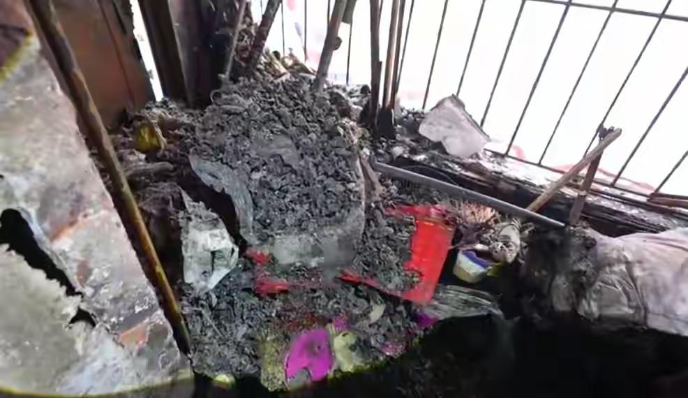 沈阳48小时内连发两起居民火灾致4人遇难，均因插排等电气线路故障引发，屋内堆积的