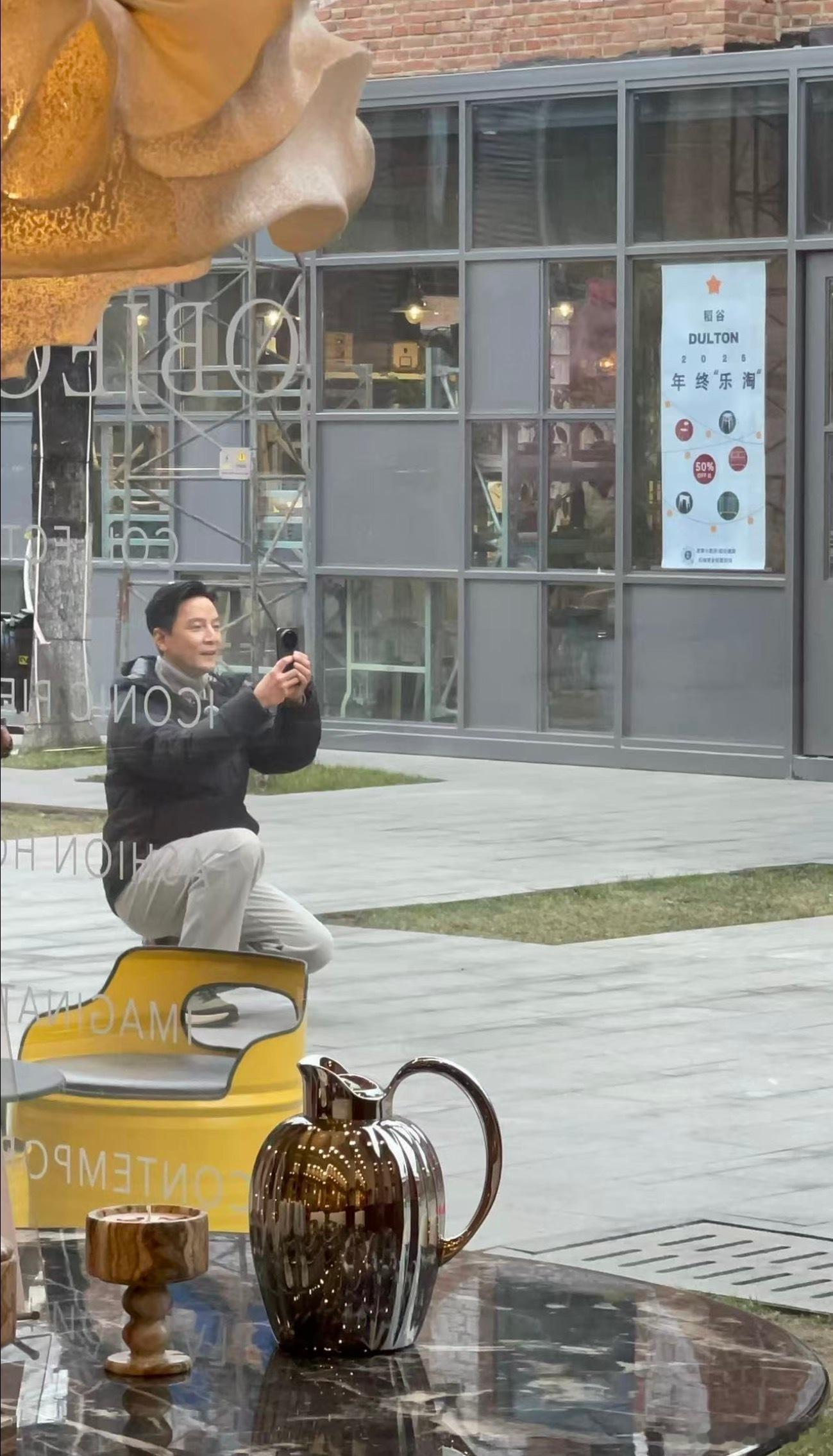 吴彦祖疑似用上小米新机我也用上了，所以我也是吴彦祖