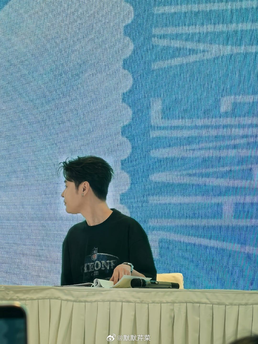 张云雷   磊磊对我说  :“又是我老乡”然后  本来想说句天津话   我一紧张