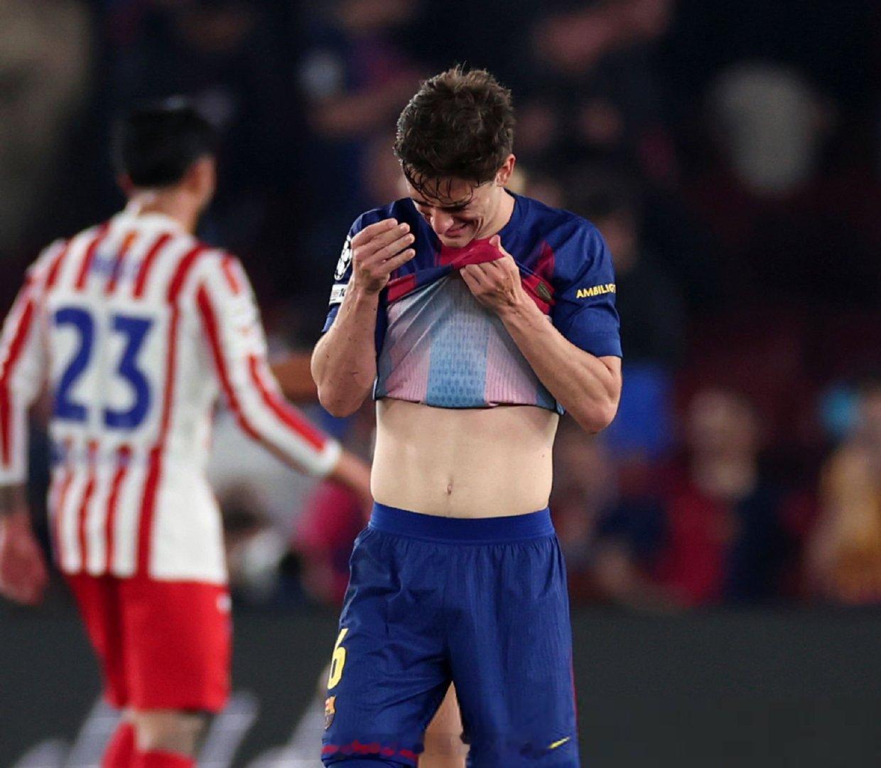 【巴萨投诉欧冠裁判和VAR判罚】巴萨官方宣布，针对本周中主场对阵马竞的欧冠8强战