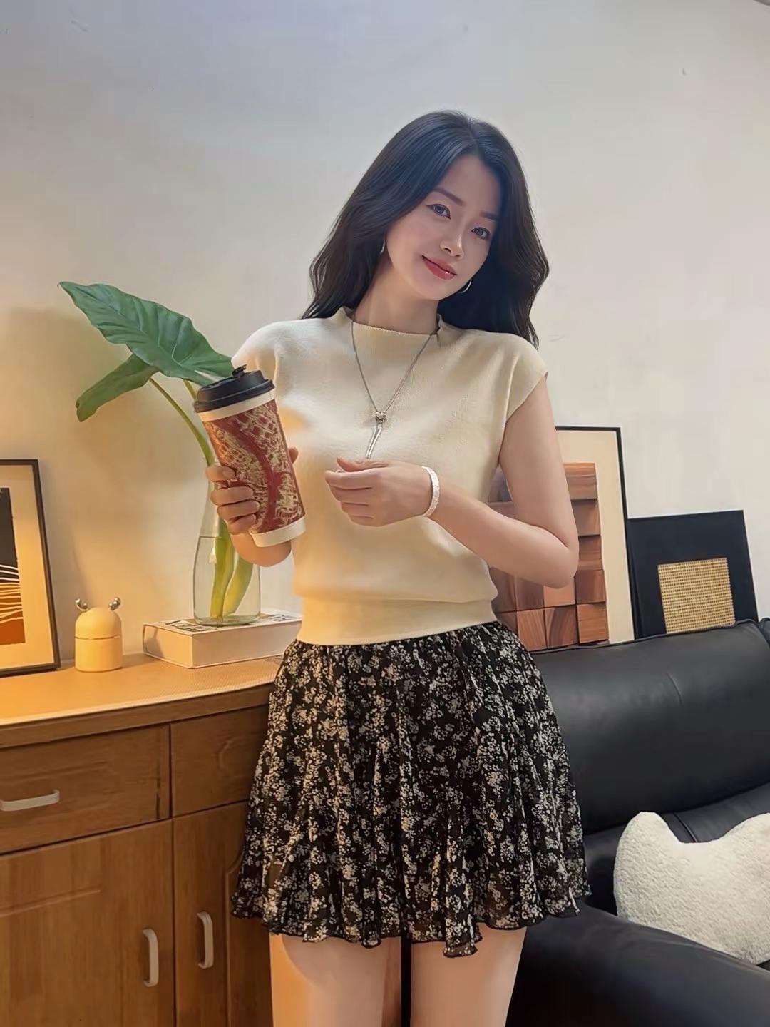 有些事就是吃饱了撑的日常女生穿搭 女生穿搭日记 温柔简单穿搭 慵懒碎花裙