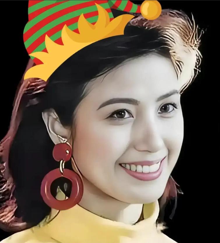 她51岁生下龙凤胎，医生说身体没问题。年轻时嫁给导演汪俊，他说要丁克，她忍了20