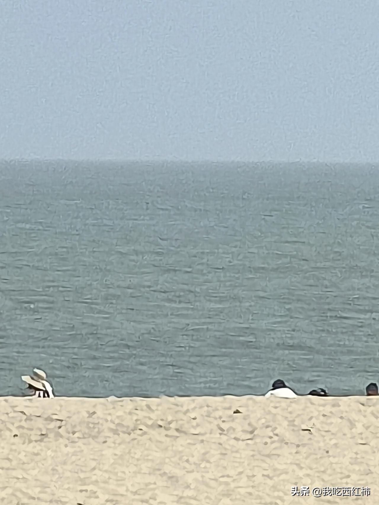 公司一个女同事，她跟身边很多人都合不来。实际上她的人品非常过硬，做人不仅低调谦虚