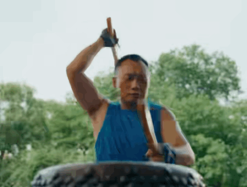老辈子的气血还是太足了划龙舟才是真正的东方神秘力量 看老人家划龙舟会想起老一辈做