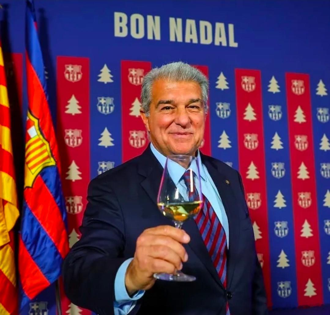 拉波尔塔圣诞晚宴犀利炮轰皇马：卑劣抹黑无法阻挡巴萨重返巅峰在巴塞罗那俱乐部圣诞晚