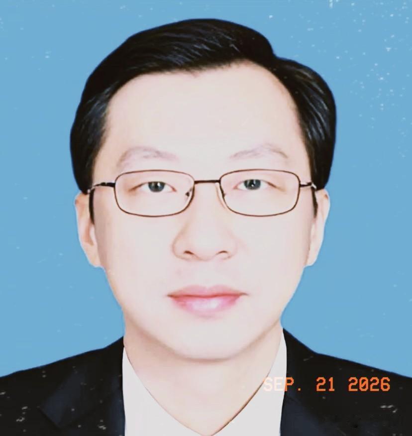 重庆金融圈这回是真地震了。
 
那个管了半辈子钱袋子的正厅级干部阮路，栽得彻彻底