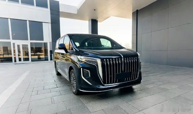 懂车之道讯 近日，懂车之道快讯，我们从最新一期工信部目录中获取到一组一汽红旗HQ