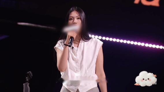 怎么会有人的童年创伤是李宗盛 救命，我本来在吃饭，看到摸妈妈的脸干一块湿一块直接