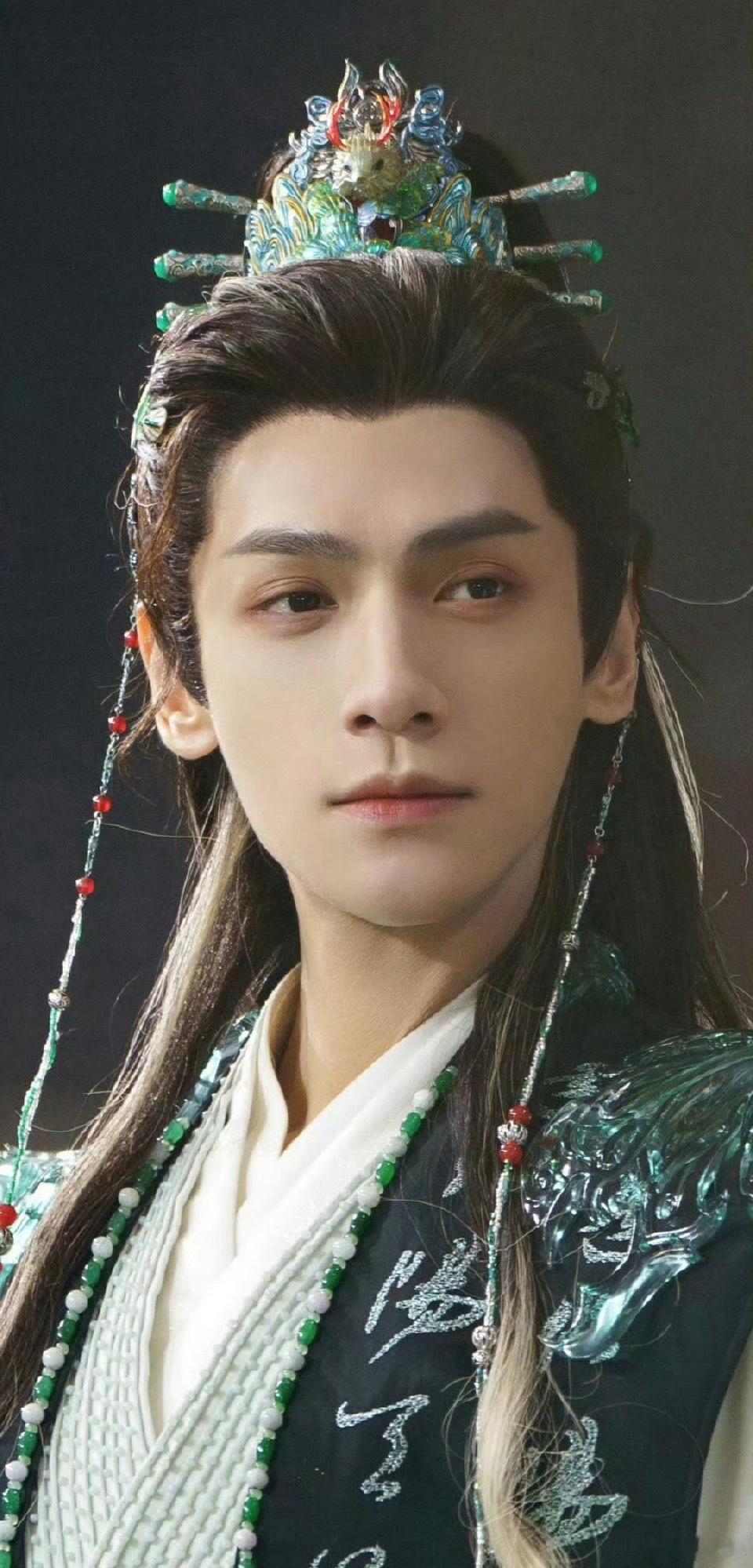 谁懂水龙吟全员合唱的群像含金量 群像齐唱气势磅礴，声浪翻涌如山河奔腾，情感层层递