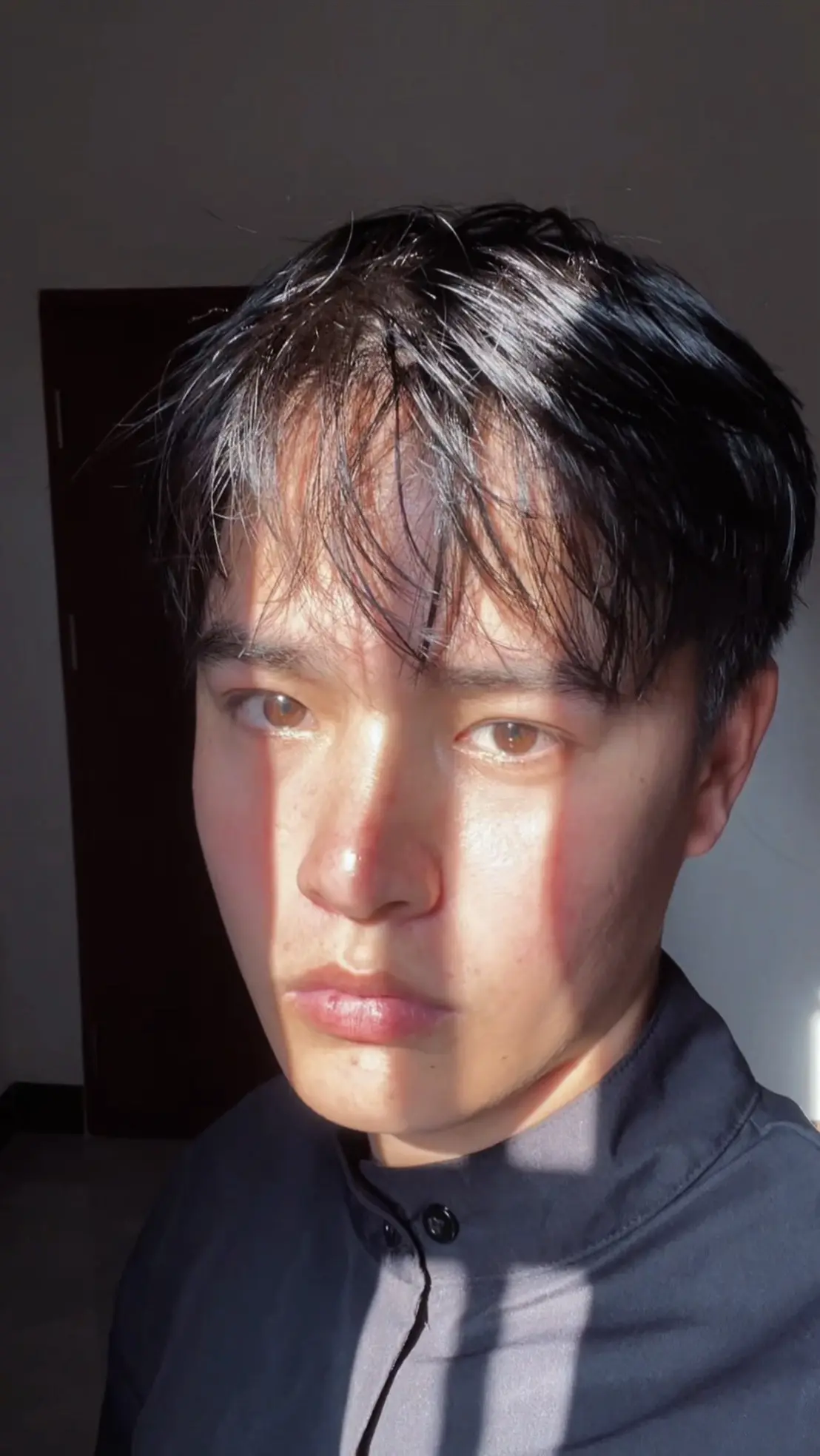 世界像一个巨大的狼人杀 每个人的真话里都掺着假话，我猜不出每一句的真假