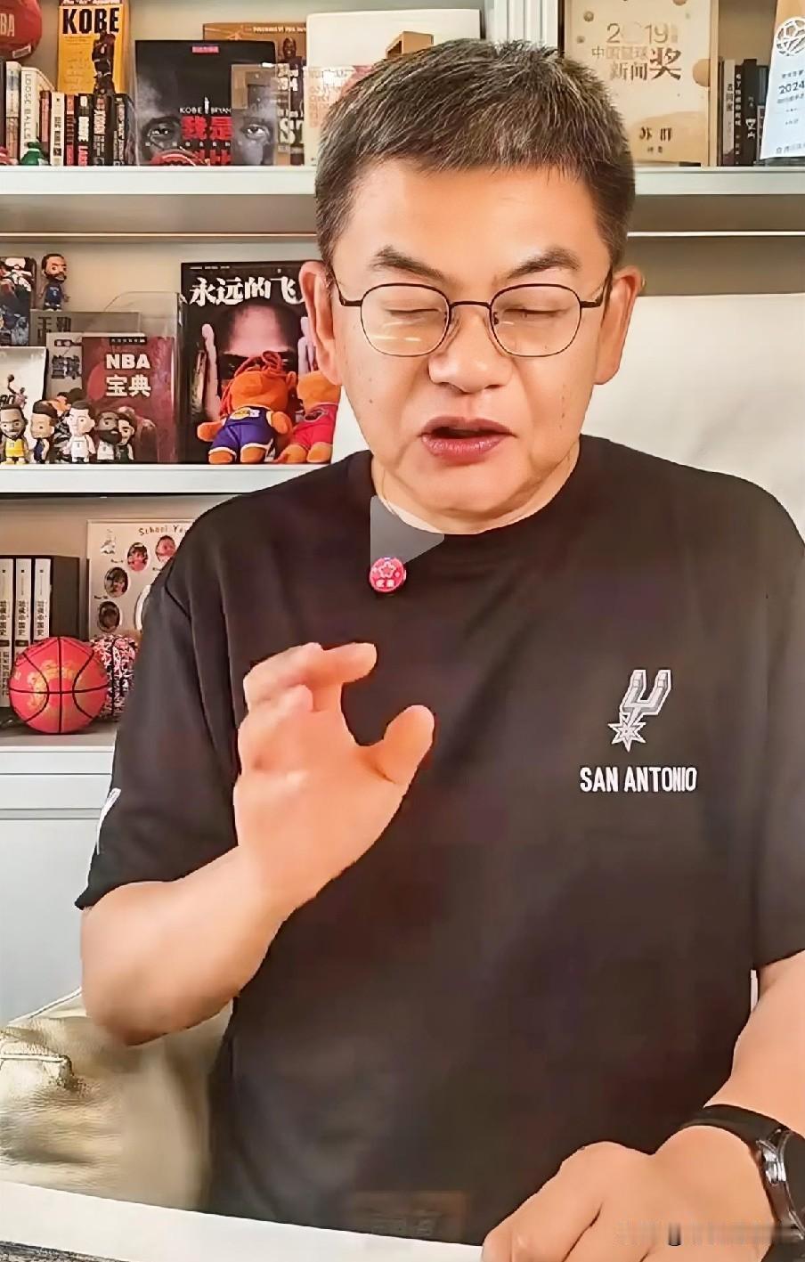 苏群：凭直觉，马刺4-2尼克斯夺冠。

总决赛开打前的分析和预测，著名评论员苏群