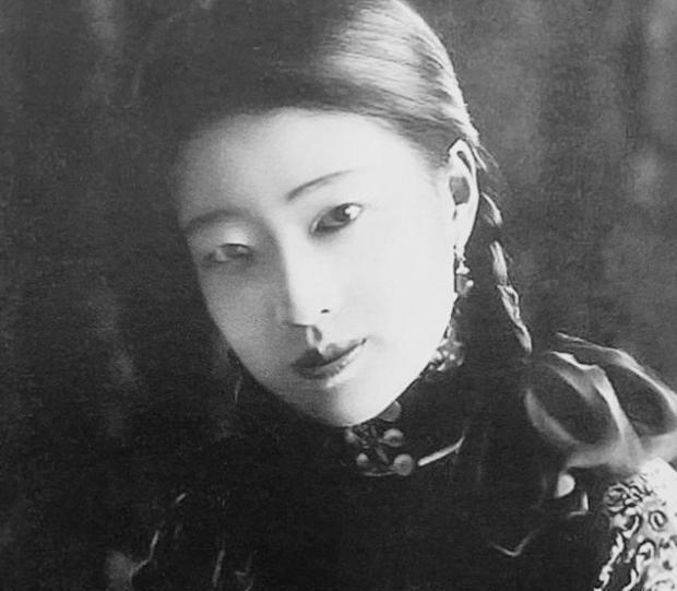 吉林监狱1946年离奇出现一具女尸，被证实是末代伪皇后，她的身份为何如此特殊？