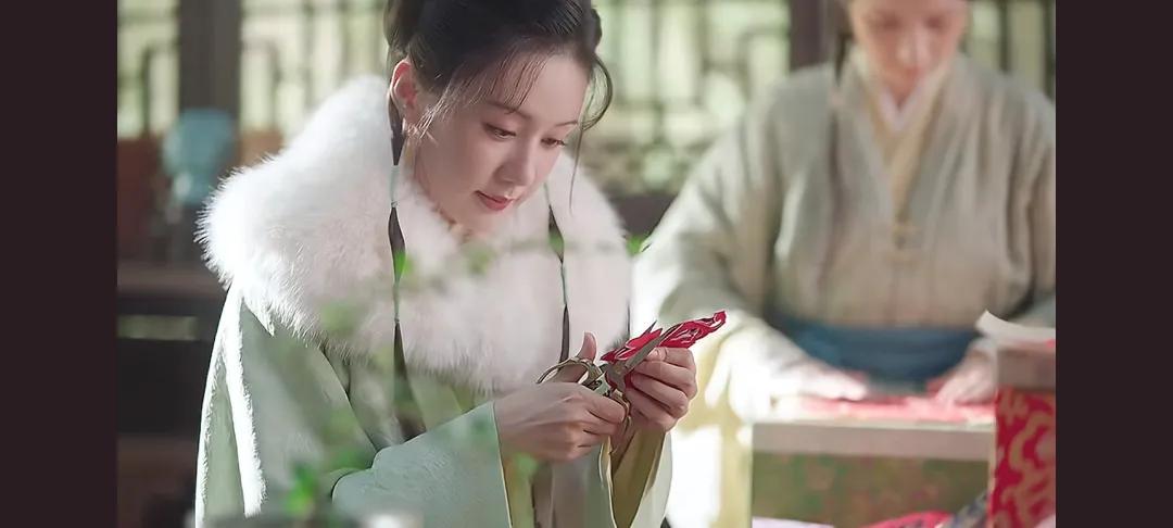 婚姻的本质是价值交换
最近很受欢迎的谭松韵新剧《兰香如故》
以前看过小说
压抑窒