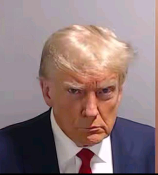 论特朗普是典型的政治机会主义者
 
一、引言
 
在现代政治实践中，务实调整与机