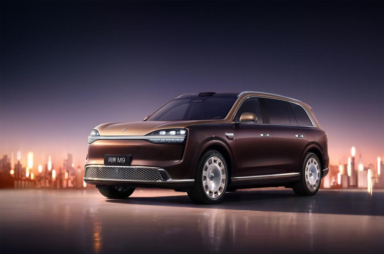 全新一代问界M9官图来了，896线激光雷达上车！
尺寸有所增加
外观局部调整
换