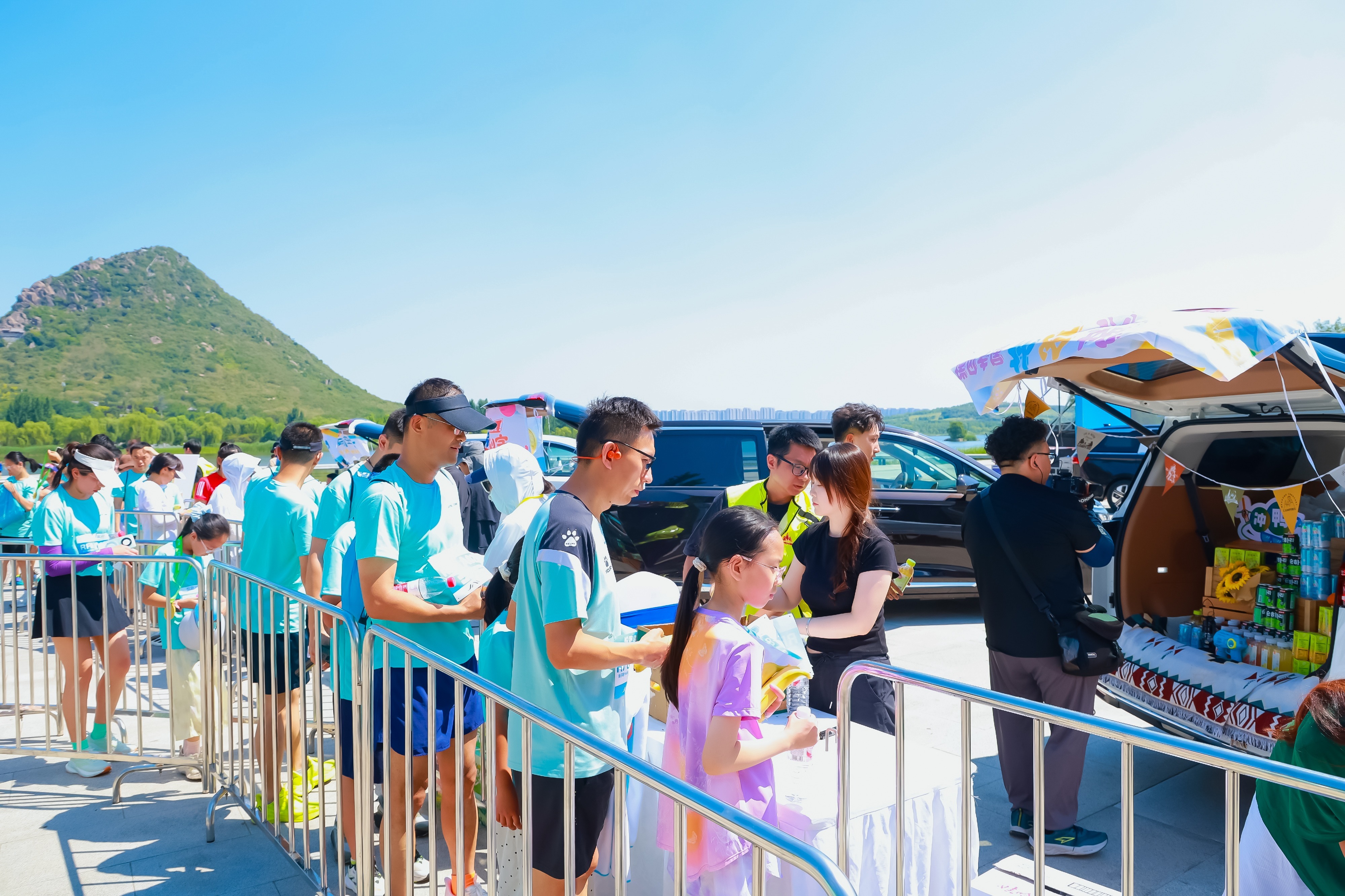 瑞风RF8悦享系列  一城山色半城湖，6月27日瑞风RF8悦享系列济南华山湖上市