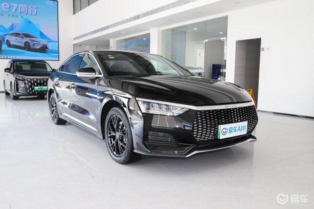 [小鲨帮选车]有意思,没毛病的比亚迪e9 外观内饰够科幻