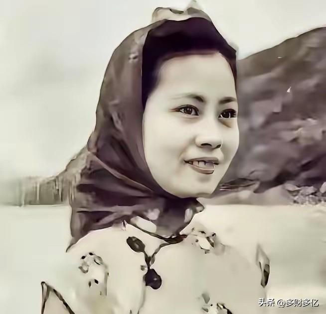 24岁东江女情报员遭叛徒出卖，毙2名日特后跳江殉国，气节撼山河！
 
1943年