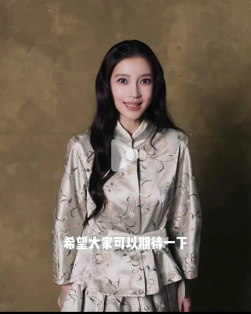 baby现在怎么长这样了？好诡异的人机感… 