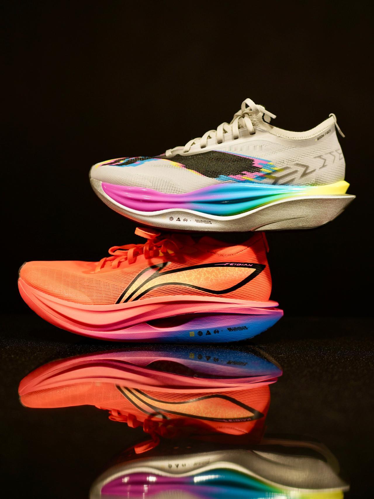 相比5E，飞电6E的中底不光改成超䨻胶囊+超䨻的组合，下层的超䨻也明显调校的更软