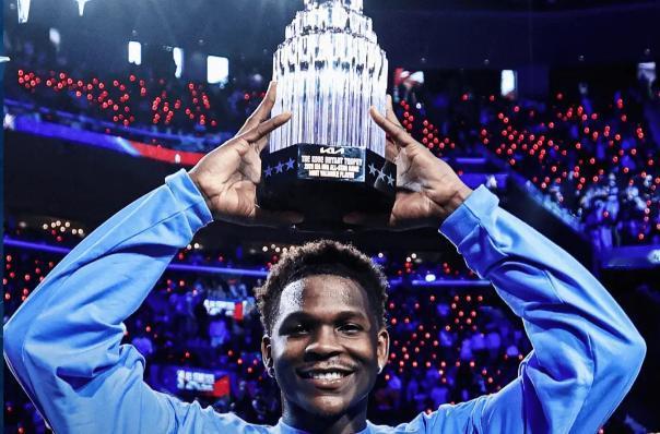 全明星赛后詹姆斯接受采访时谈到了爱德华兹，他说：“我爱他，我喜欢爱德华兹的一切，