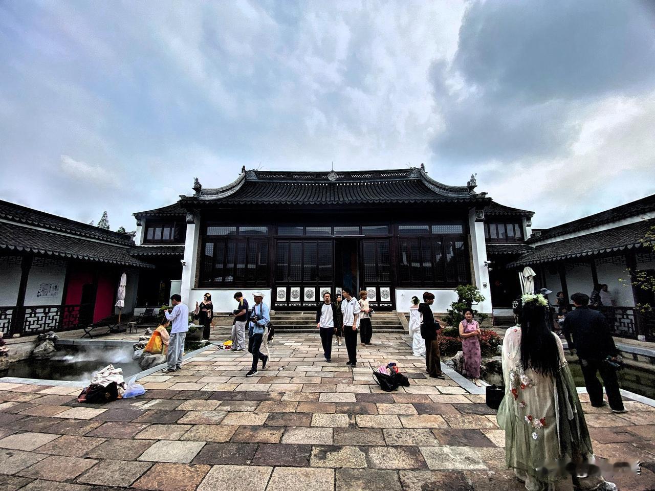 一座卫道观，引来旅拍无数。