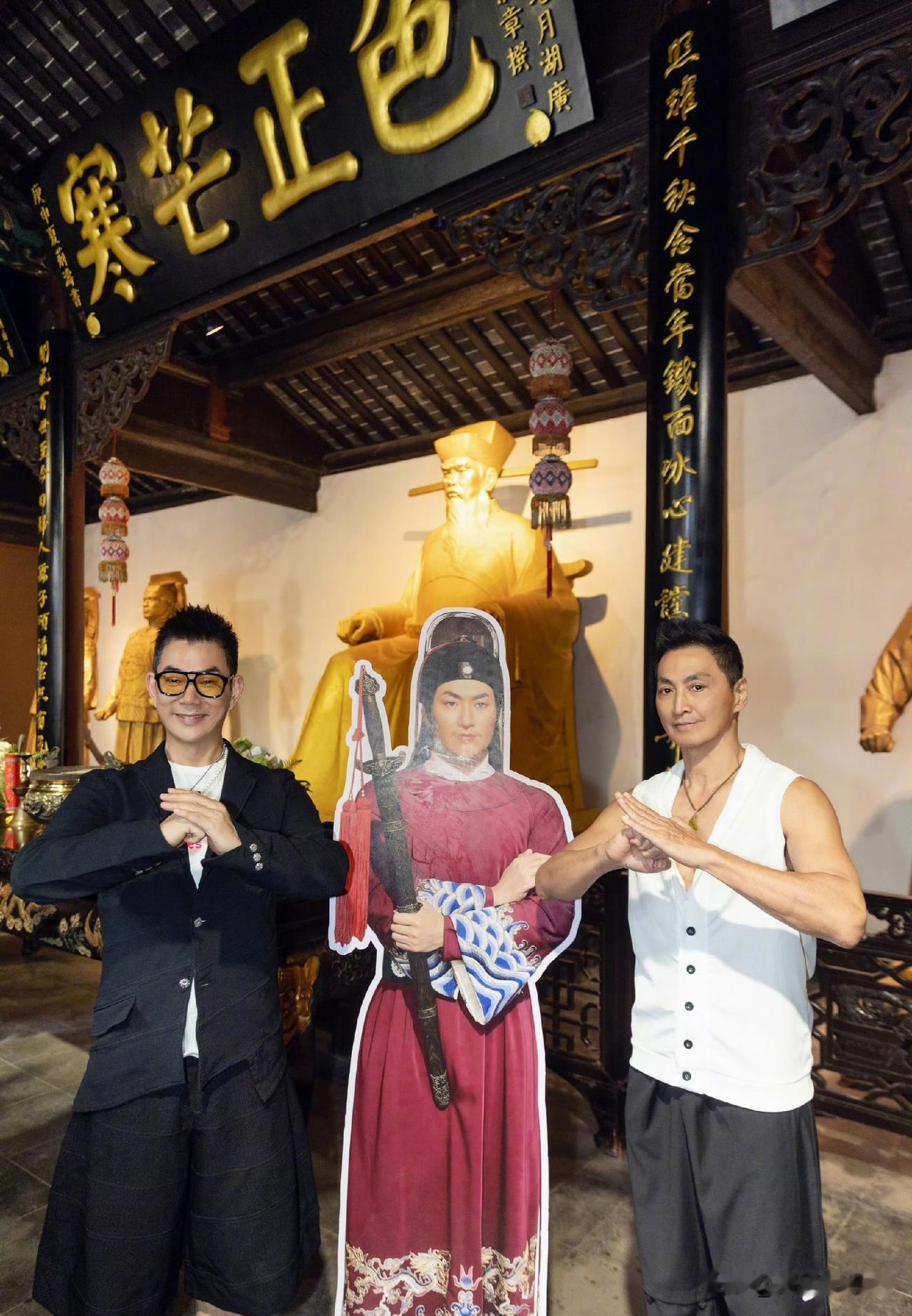 2位童年男神同框！任贤齐何家劲合唱，这回忆杀太猛了

合肥演唱会现场，当何家劲作