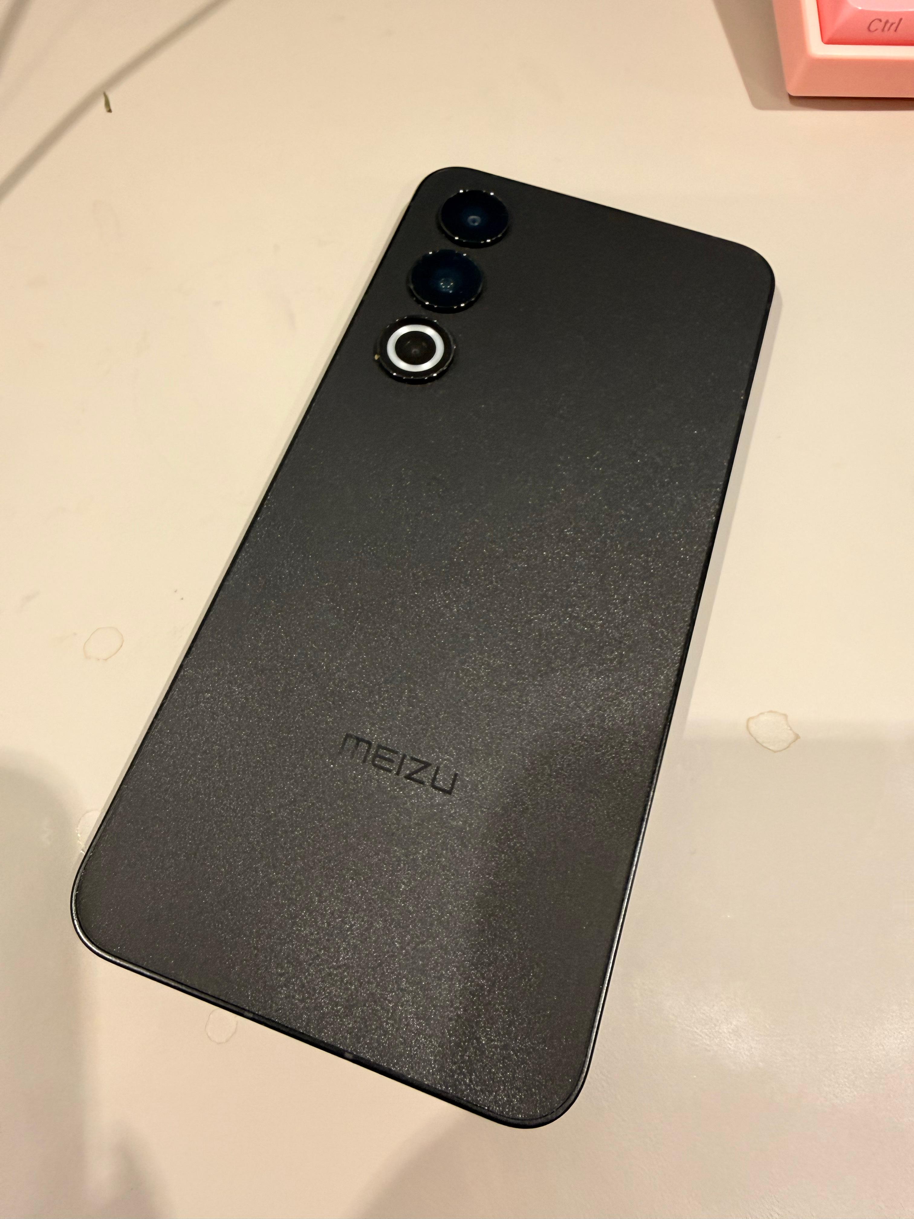 魅族MX2时代的小圆点、Flyme的mBack交互，那是真正能跟苹果、小米掰手腕