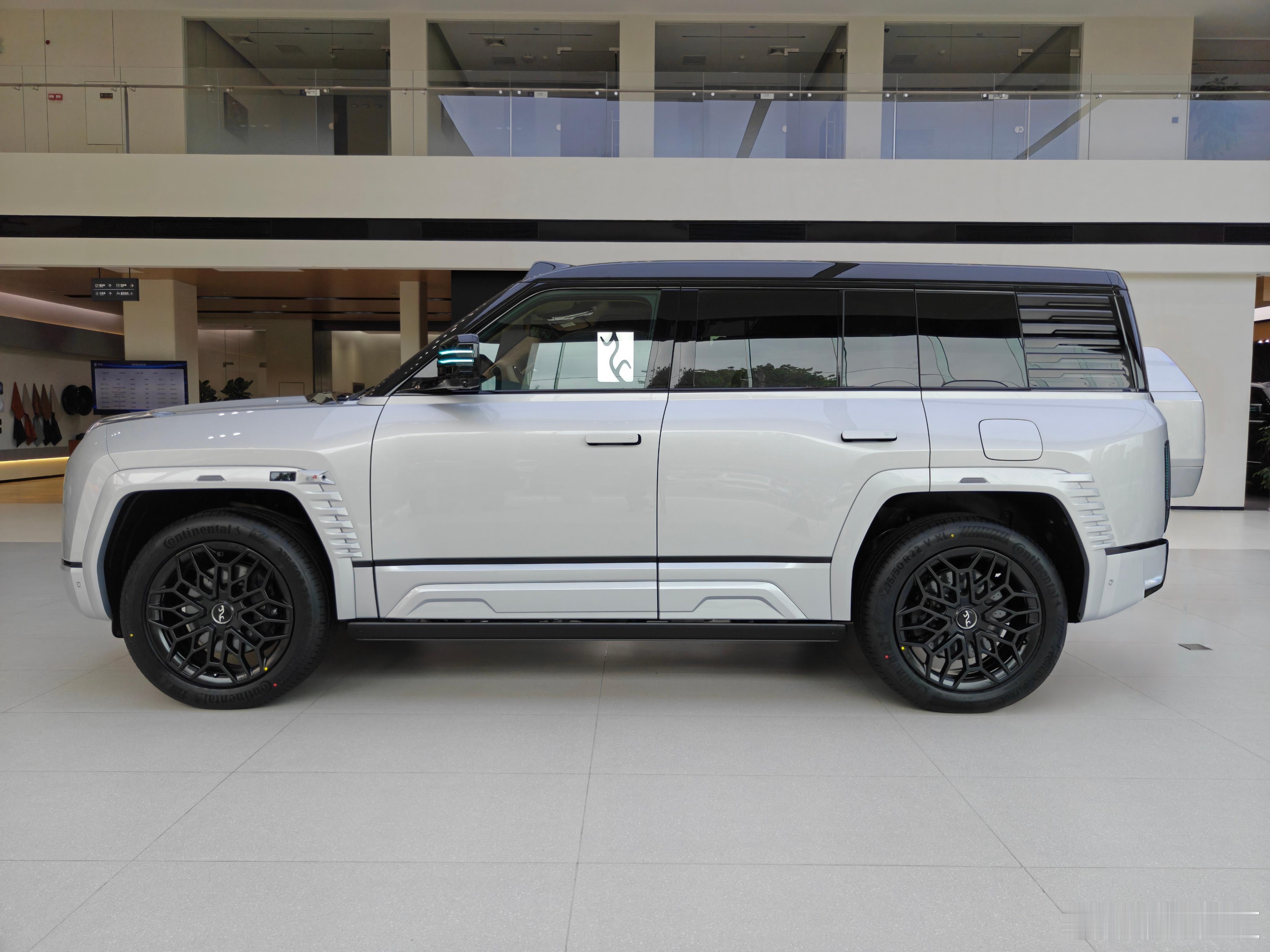 今天恰好在拍2026款仰望U8星月银，就得知比亚迪综合越野开发中心首次对外开放，