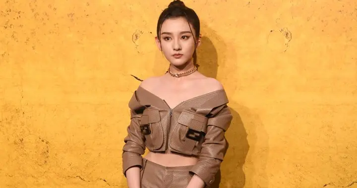 演员宋祖儿再次被实名举报